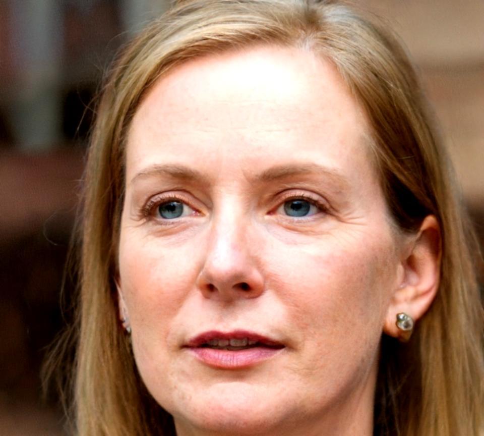 Portrait de Camille Dubois, diplômée du programme de formation financière